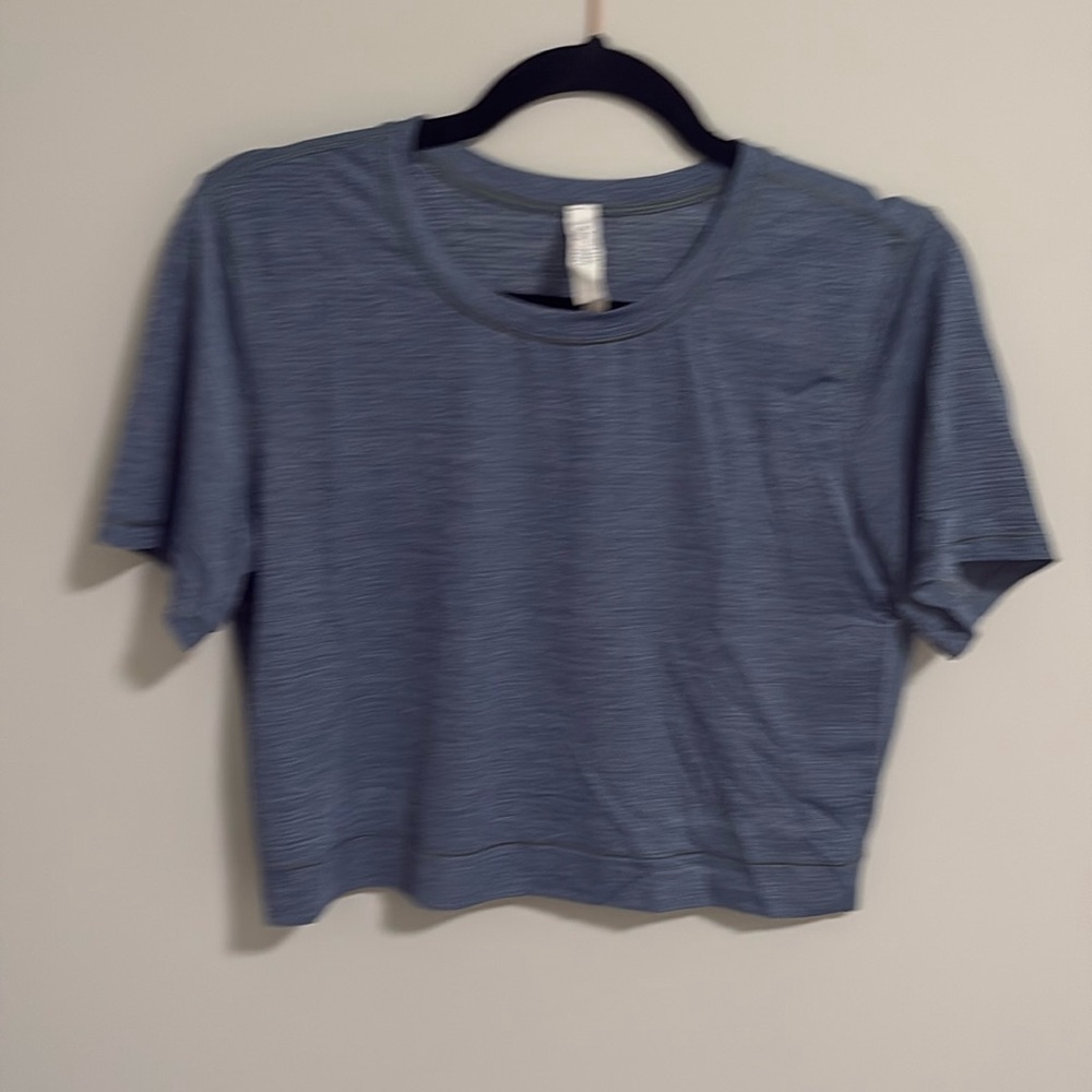 Lululemon crop top